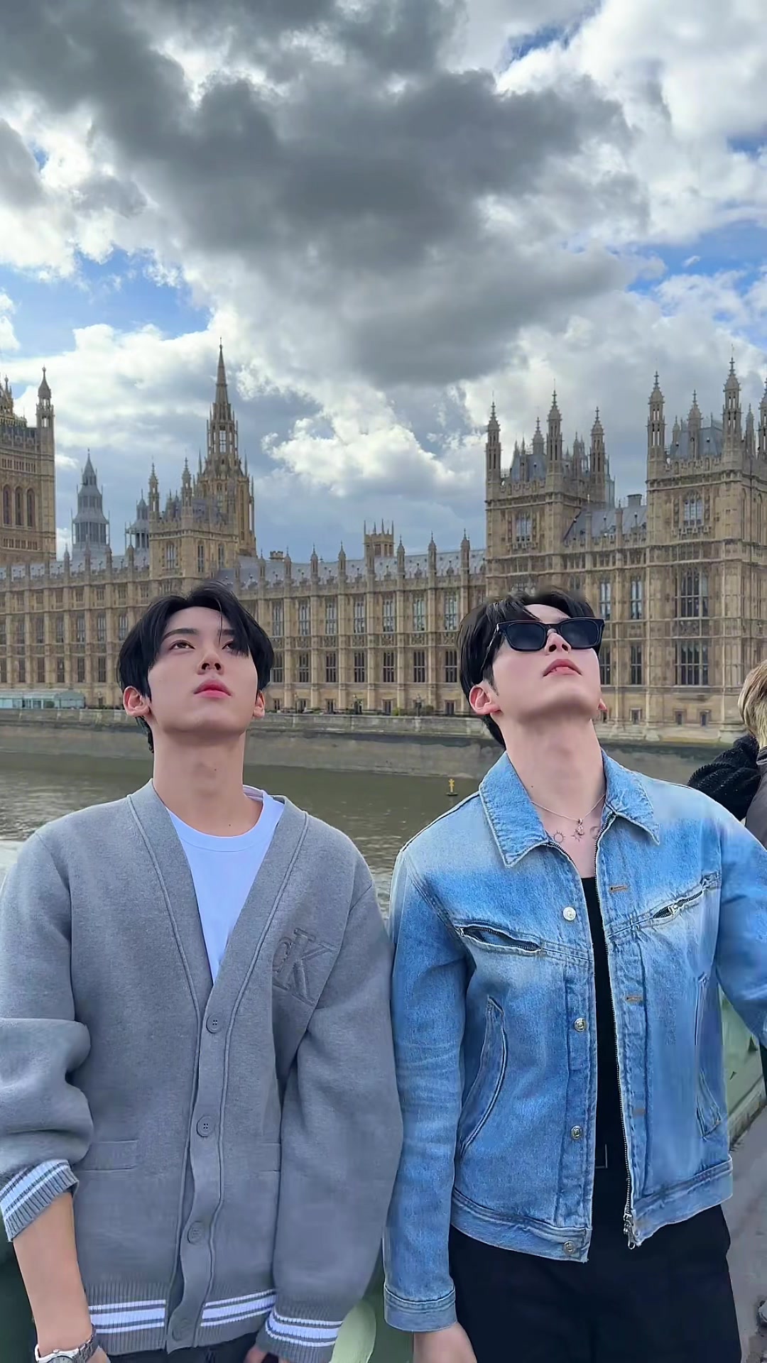 in London 🏰 #ZEROBASEONE #ZB1 #제로베이스원  #SUNGHANBIN #HANYUJIN #성한빈 #한유진