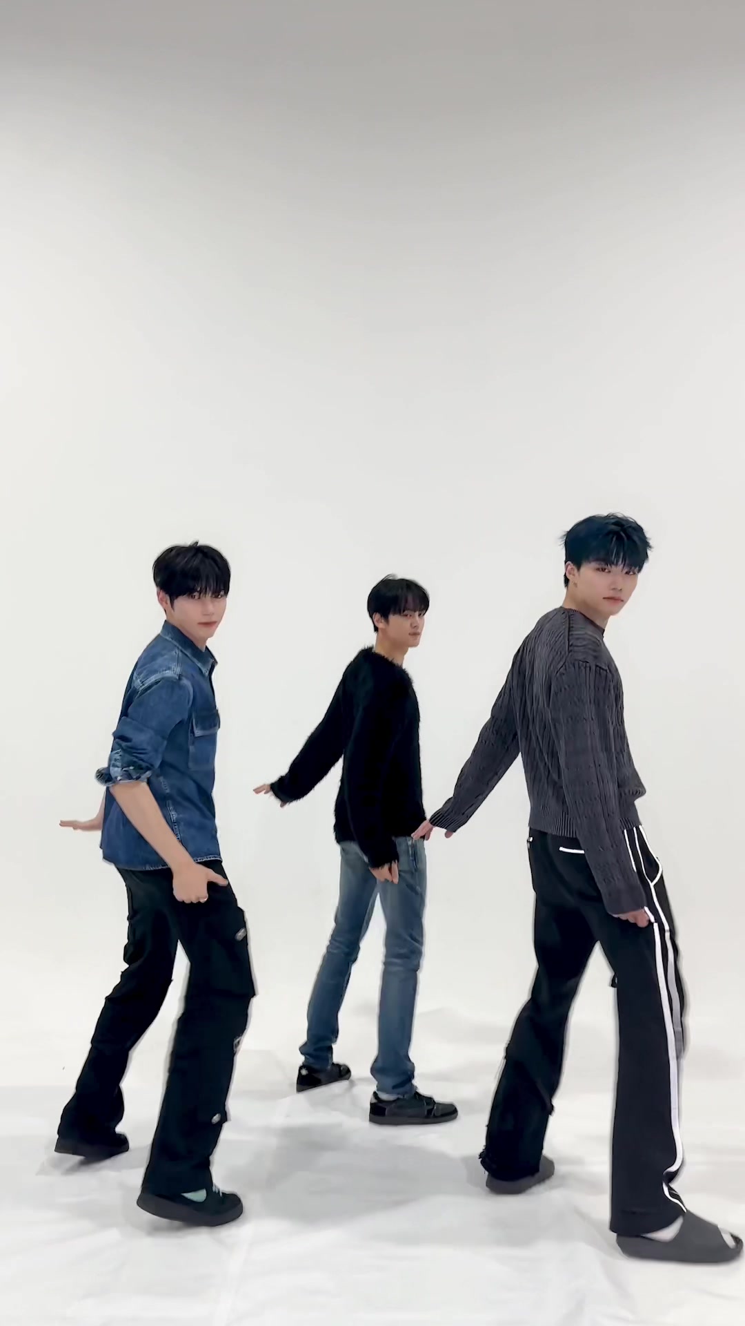 High 飛ぼうよ 7 days a week #ZEROBASEONE #ZB1 #제로베이스원 #SUNGHANBIN #KIMGYUVIN #PARKGUNWOOK #성한빈 #김규빈 #박건욱 #You_had_me_at_HELLO #FeelthePOP #ZEROBASEONE_FeelthePOP #FeelthePOP_Challenge #NewMusic #Kpop